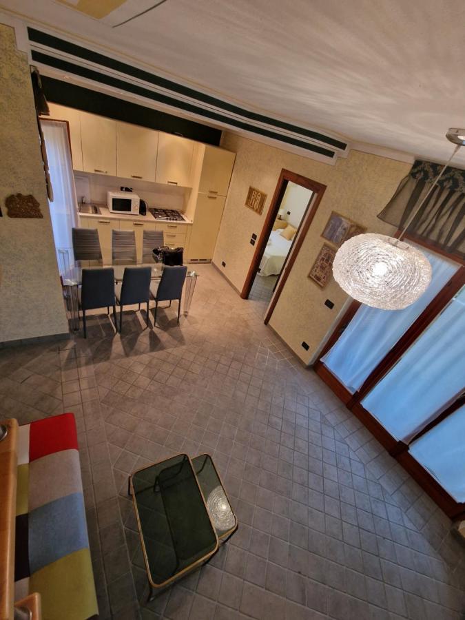 Casa Vittoria Sirmione Punta Gro Con Piscina Apartment Exterior photo